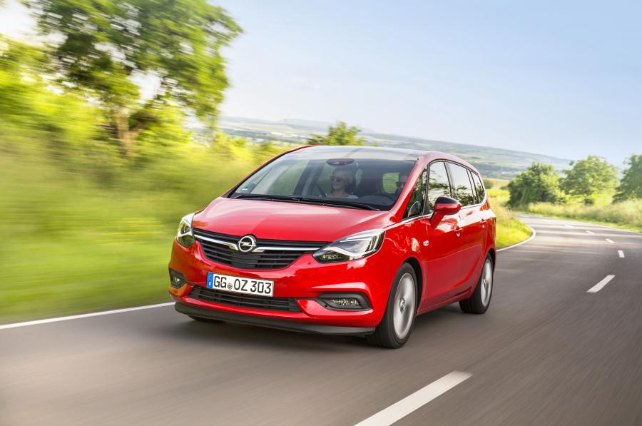  Opel Zafira Turbo 2016 года  (фото 10 из 20)